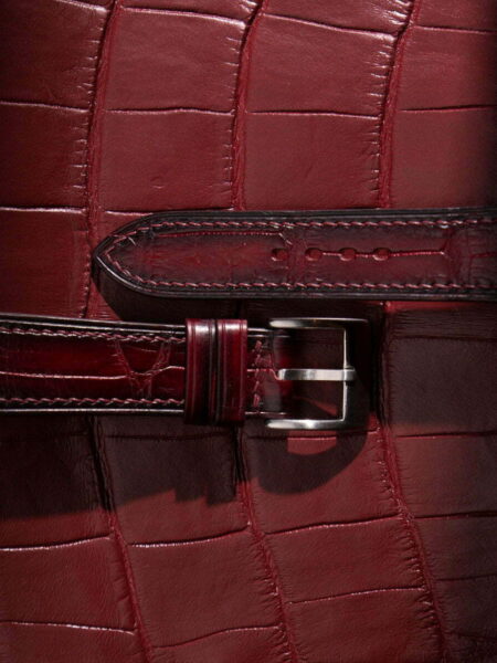 All About Alligator Leather at Handdn: A Guide to this Luxurious Material