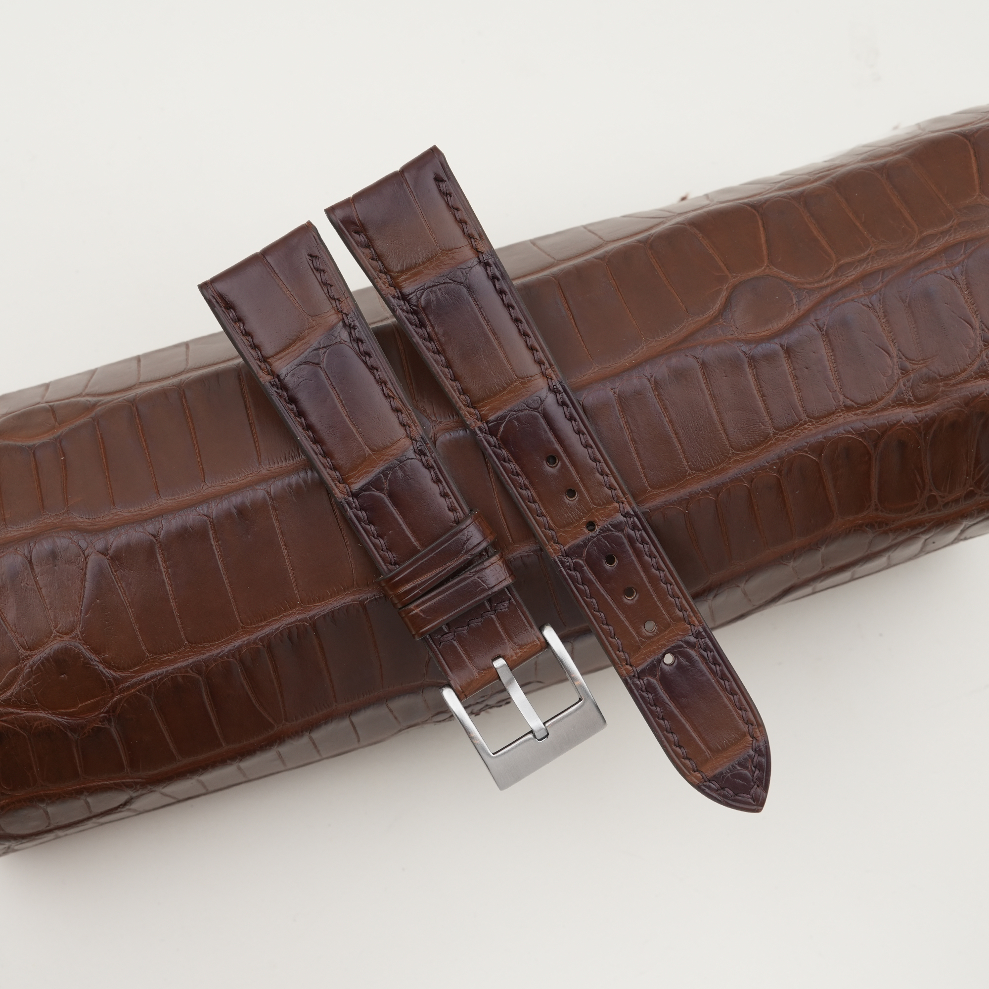 Watch Strap Vegetable-tanned Leather Watch Band in Patina. 